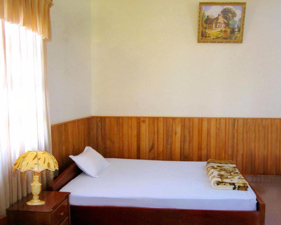 Hai Huong Hotel Куи Нхон Екстериор снимка