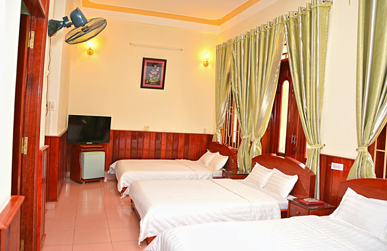 Hai Huong Hotel Куи Нхон Екстериор снимка